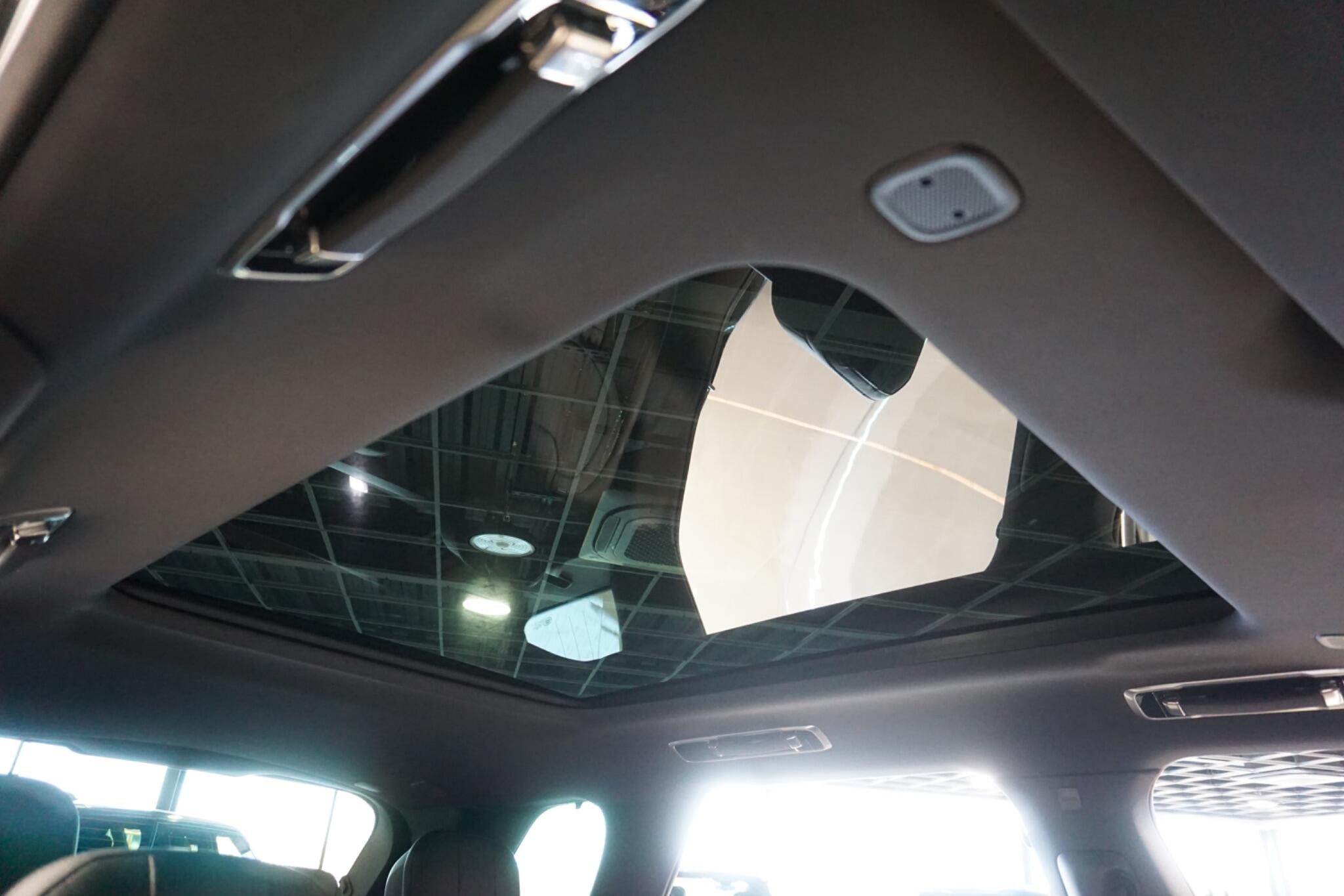 Land Rover Range Rover Sport 3.0 D300 MHEV Dynamic SE SUV 5dr Diesel Auto 4WD Euro 6 (s/s) (300 ps)